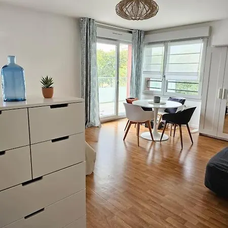 Appart Pointe Du Lac, Avec Balcon *metro*parking* Apartman